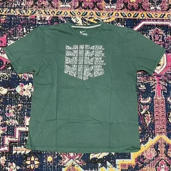 Nike Shirt Mens Extra Large Green Graphic T-Shirt Basic Tee - Picture 1 of 1